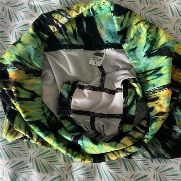 Fleo sz S Green Yellow Blue Tie Dye High Rise Original Shorts - Picture 4 of 4